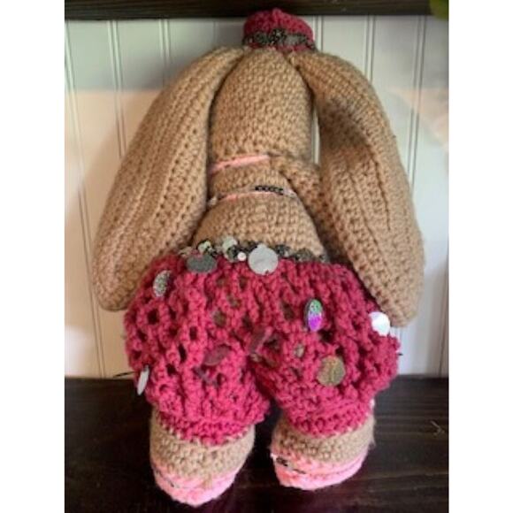 "I Dream of Jeannie" Crocheted Bunny 17.5 x 8.5 x 4.5 - Picture 3 of 3